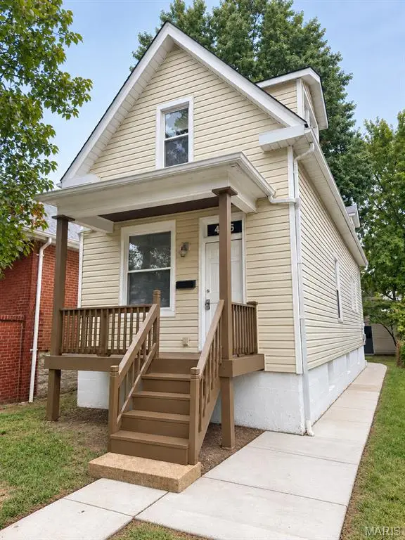 4805 Goethe Avenue, Saint Louis, MO 63116 - #1