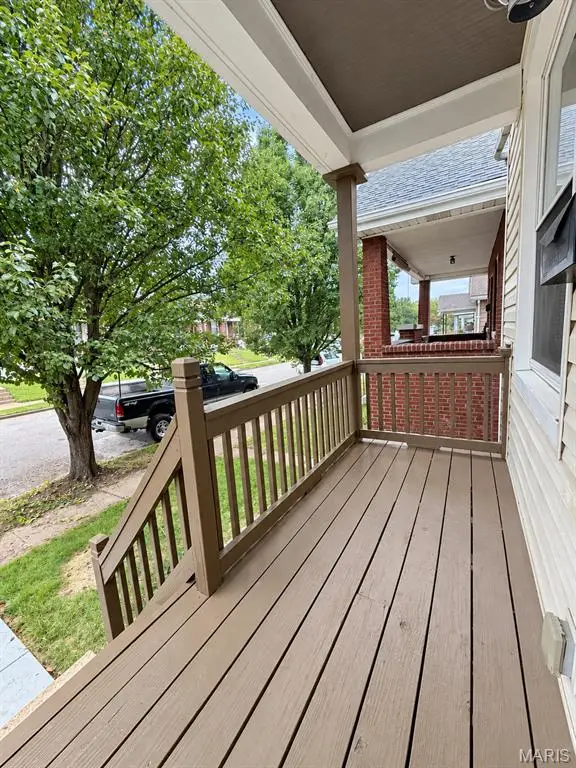 4805 Goethe Avenue, Saint Louis, MO 63116 - #2