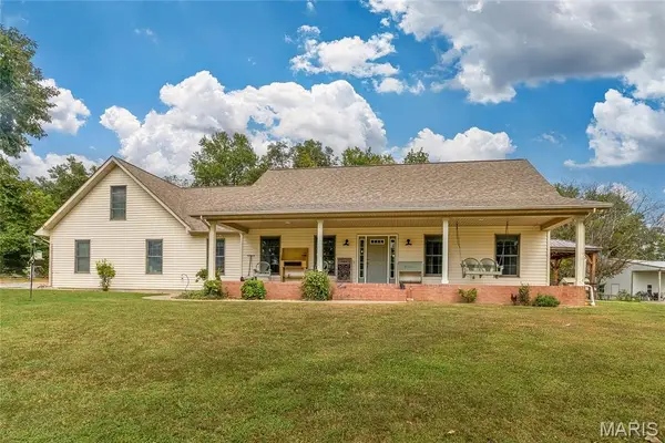 8945 State Route 14, Duquoin, IL 62832
