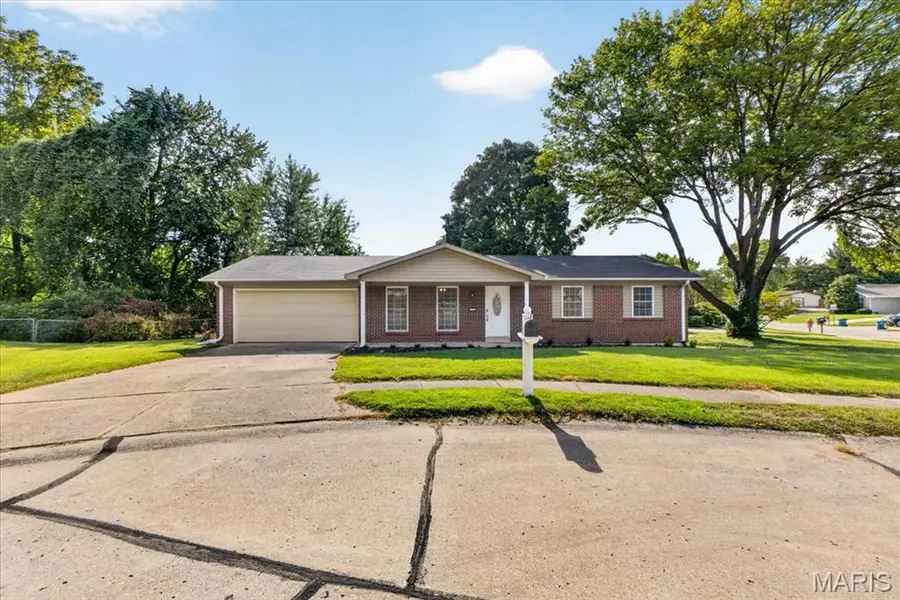 1008 N Duchesne Drive, Saint Charles, MO 63301 - #3