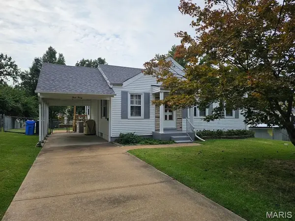 330 Derhake Road, Florissant, MO 63031