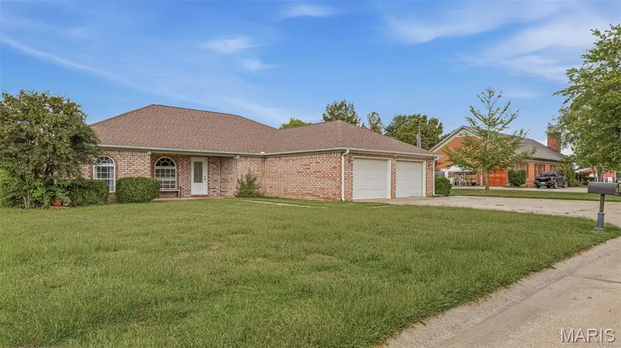 913 S Sutton Place, Kennett, MO 63857 - #2