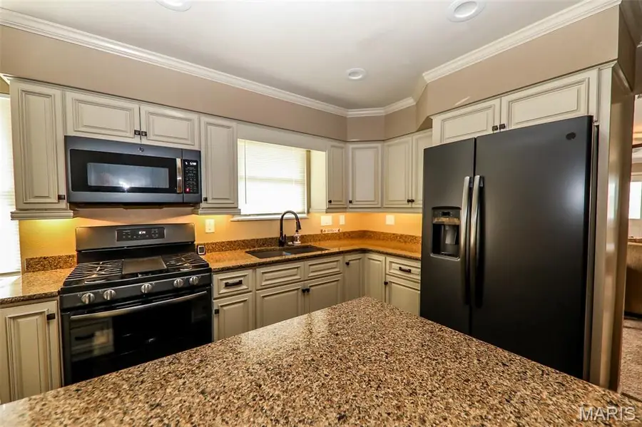 2200 Dawn Place, Granite City, IL 62040 - #2