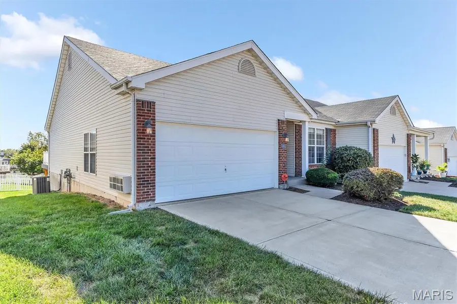 447 Angelique Place, Saint Charles, MO 63303 - #2