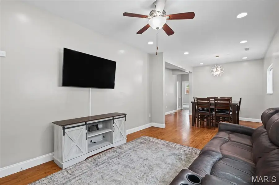4725 Hummel Avenue, Saint Louis, MO 63116 - #2