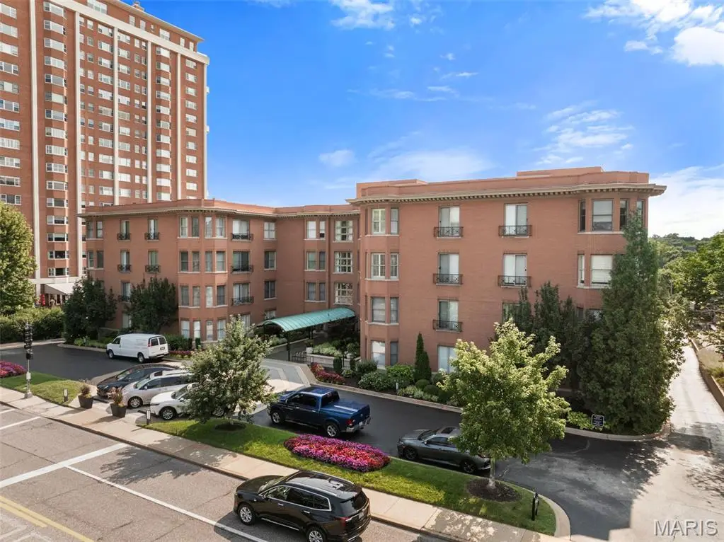 750 S Hanley Road #470, Clayton, MO 63105 - #1