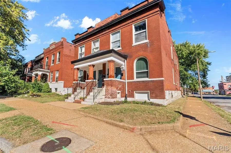 3430 Grace Avenue, Saint Louis, MO 63116 - #2