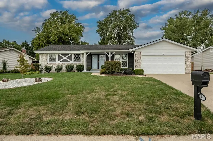 12 Oakridge West Drive, Saint Peters, MO 63376 - #2