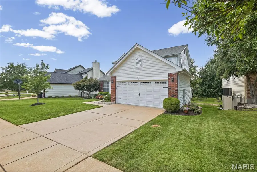 9757 Tesson Creek Estates Drive, Saint Louis, MO 63123 - #3