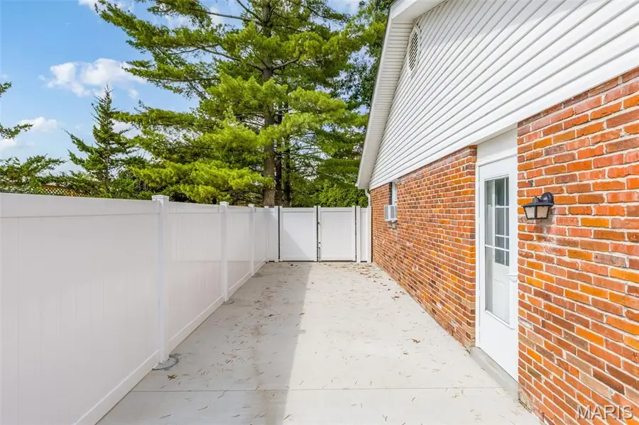 148 Spring Oaks Drive, Ballwin, MO 63011 - #3