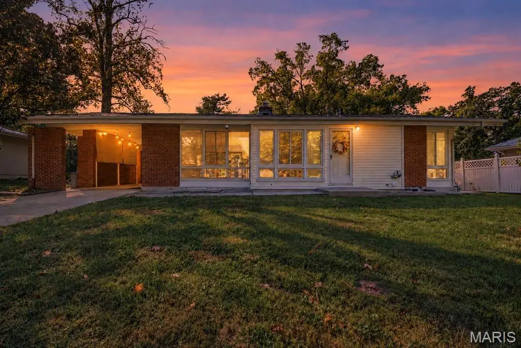 749 W Jewel Avenue, Kirkwood, MO 63122 - #1