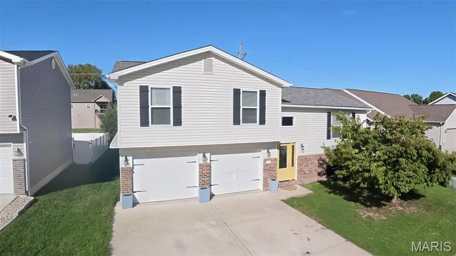 17 Faith Drive, Fairview Heights, IL 62208 - #2