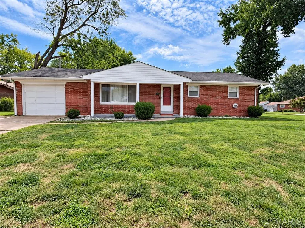 208 Hollandia Drive, Fairview Heights, IL 62208 - #1