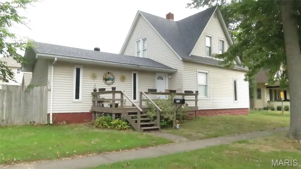211 E South, Greenville, IL 62246 - #1