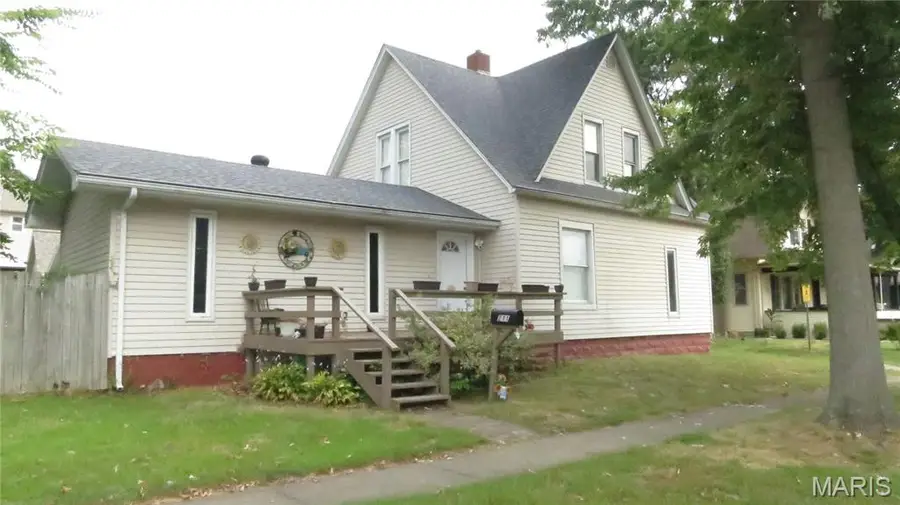 211 E South, Greenville, IL 62246 - #3