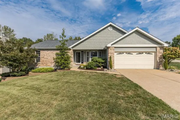 3001 Oakstowne Place, St Louis, MO 63129
