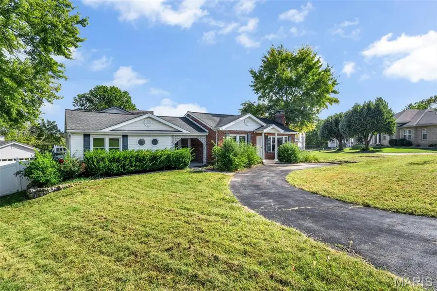 9920 Wolff Drive, Saint Louis, MO 63123 - #2