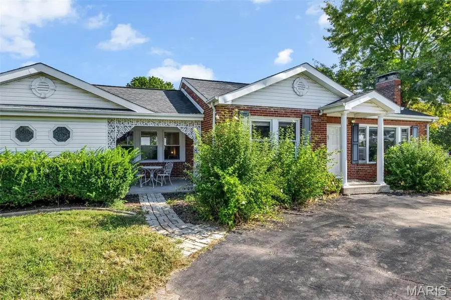 9920 Wolff Drive, Saint Louis, MO 63123 - #3