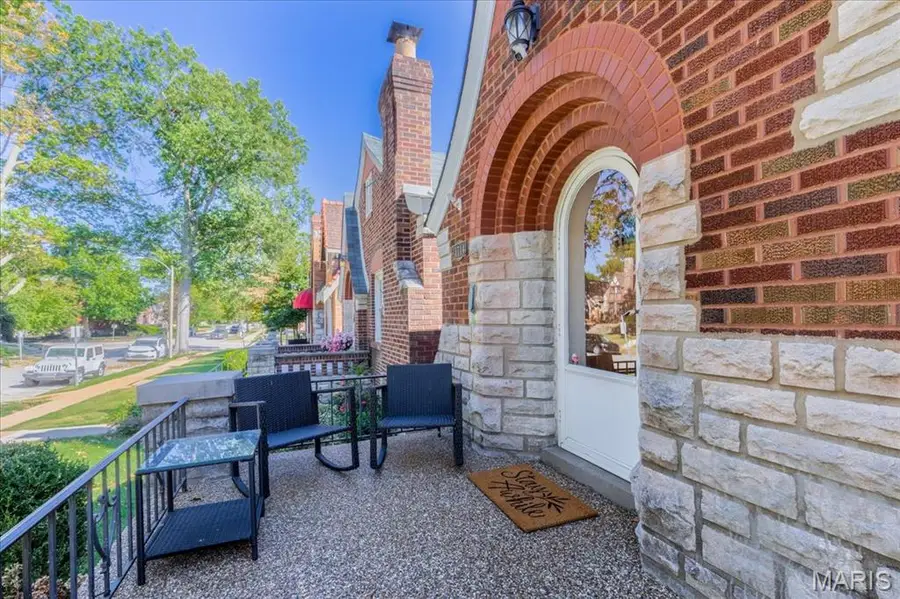 5714 Walsh Street, Saint Louis, MO 63109 - #3