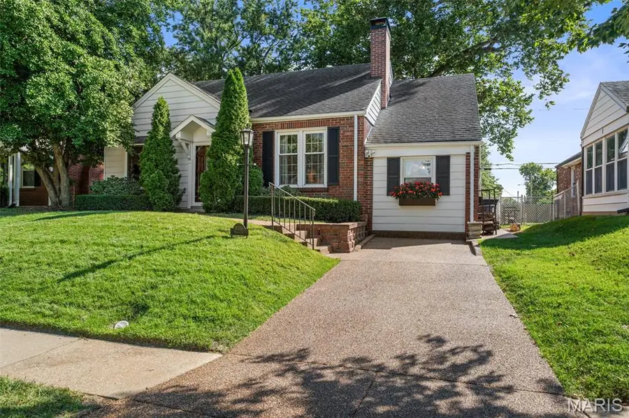 8528 Douglas Court, Saint Louis, MO 63144 - #3