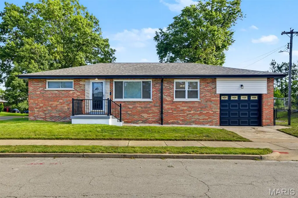4107 Robert Avenue, Saint Louis, MO 63116 - #1