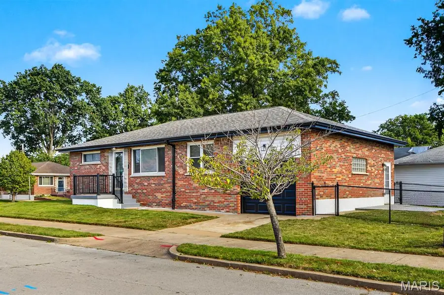 4107 Robert Avenue, Saint Louis, MO 63116 - #3