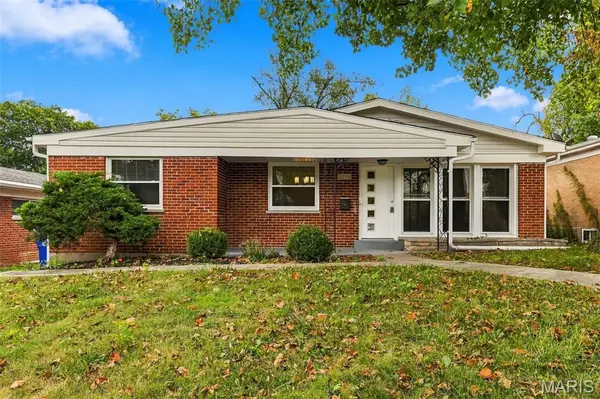 1146 Swarthmore Lane, St Louis, MO 63130