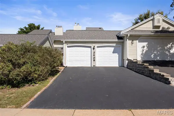 2428 Claymoor Drive, Chesterfield, MO 63017