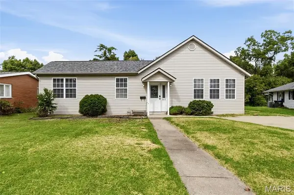 523 W Bottom Avenue, Columbia, IL 62236