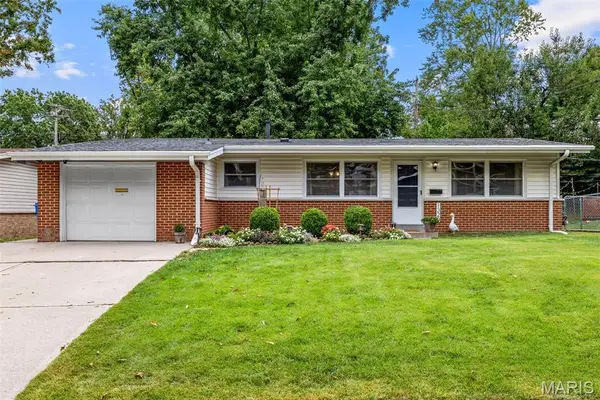 1320 Paddock Drive, Florissant, MO 63033