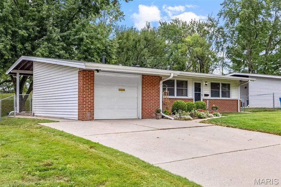 1320 Paddock Drive, Florissant, MO 63033 - #3