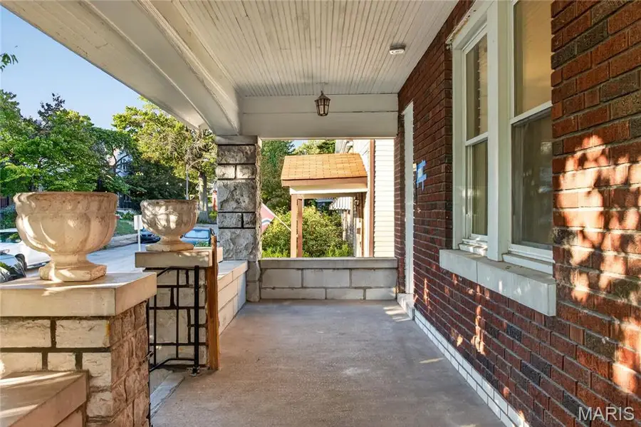 5318 Gilson Avenue, Saint Louis, MO 63116 - #3