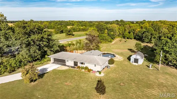 115 Schoeneman Road, Shipman, IL 62685