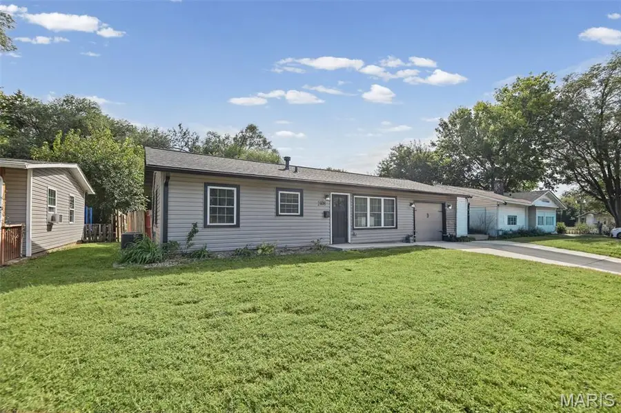 2108 Saint Clair Avenue, Granite City, IL 62040 - #2