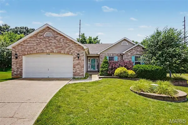 794 Berrywine Lane, Arnold, MO 63010