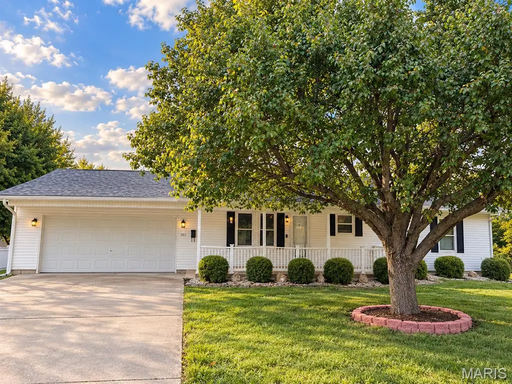 302 Roosevelt Avenue, Warrenton, MO 63383 - #1