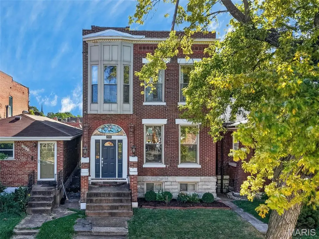 2906 Virginia Avenue, Saint Louis, MO 63118 - #1