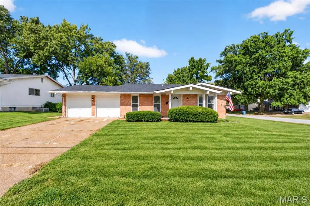 1395 Derhake Road, Florissant, MO 63033 - #1