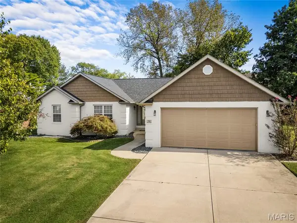 36 Pebble Hill Drive, Belleville, IL 62223