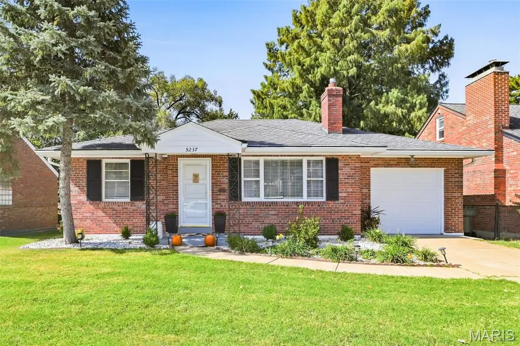 5237 Mccausland Avenue, Saint Louis, MO 63109 - #1