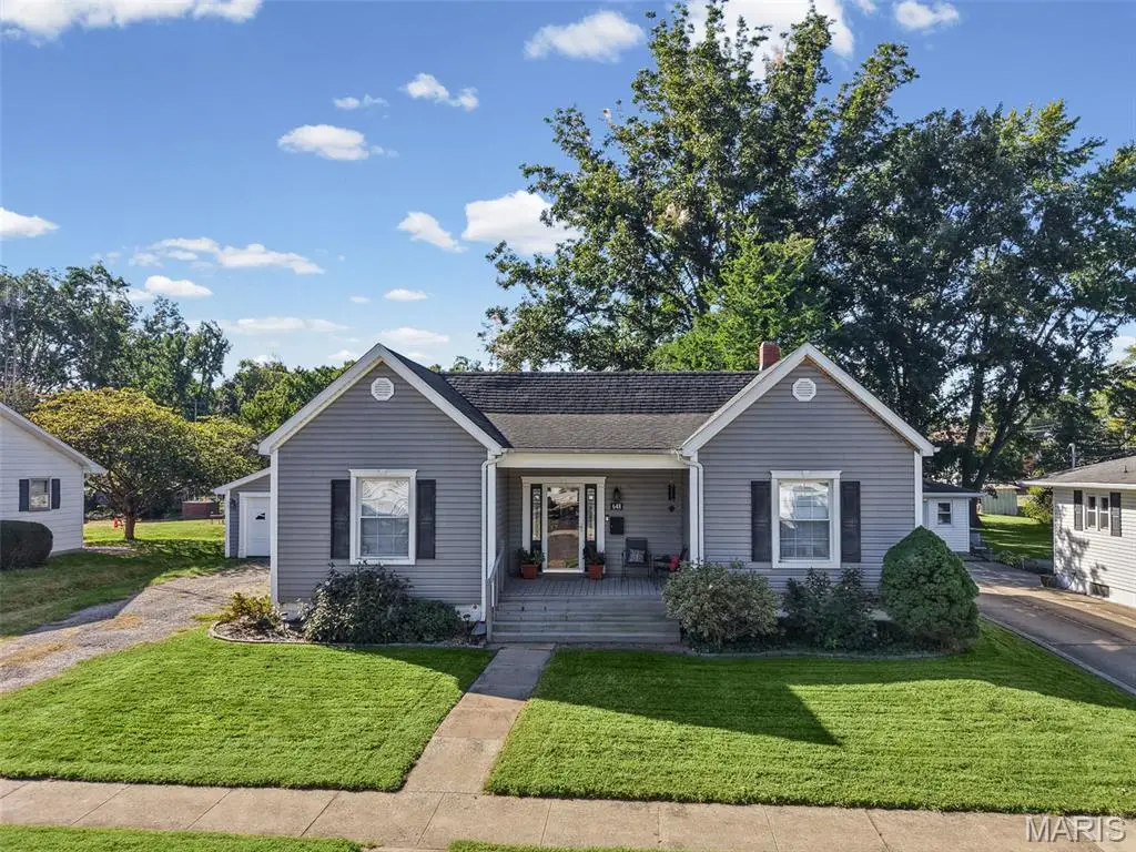 648 W Maple Street, Nashville, IL 62263 - #1