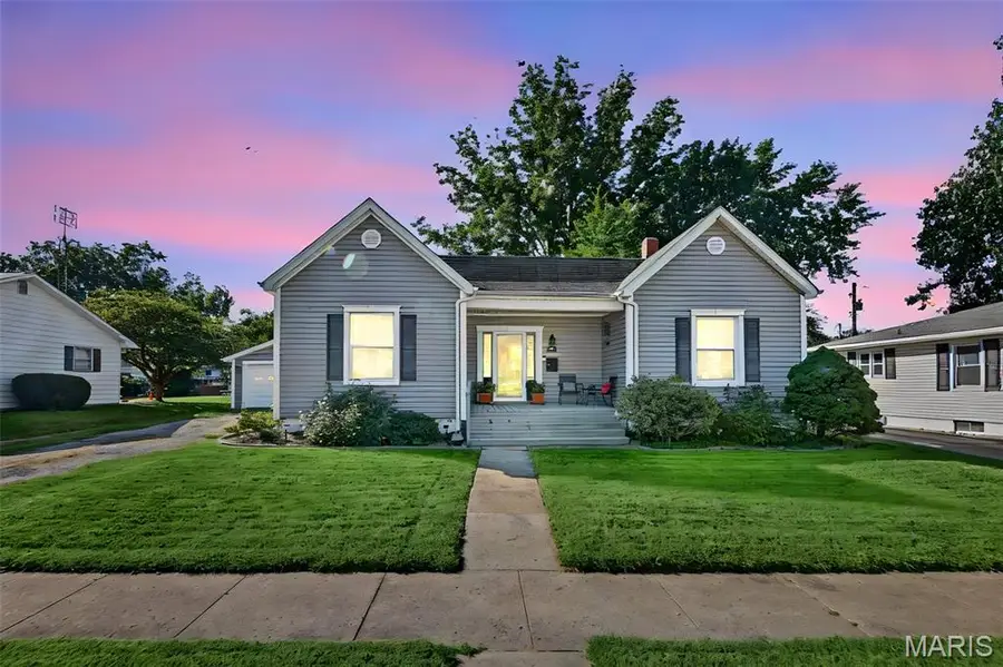 648 W Maple Street, Nashville, IL 62263 - #2