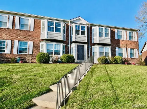 611 Thunderbird Court, Chesterfield, MO 63017