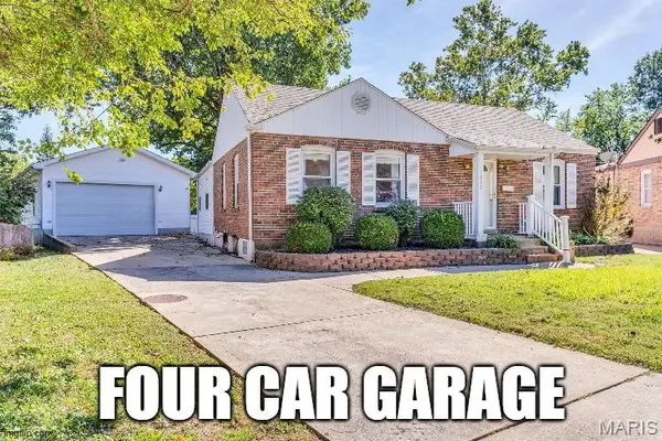 7000 Holly Hills Avenue, St Louis, MO 63123