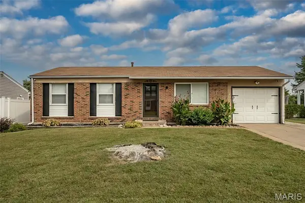 3224 Highgate Lane, St Charles, MO 63301