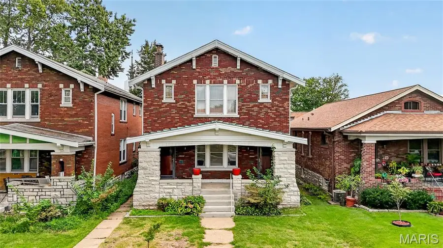 3942 Dover Place, Saint Louis, MO 63116 - #2