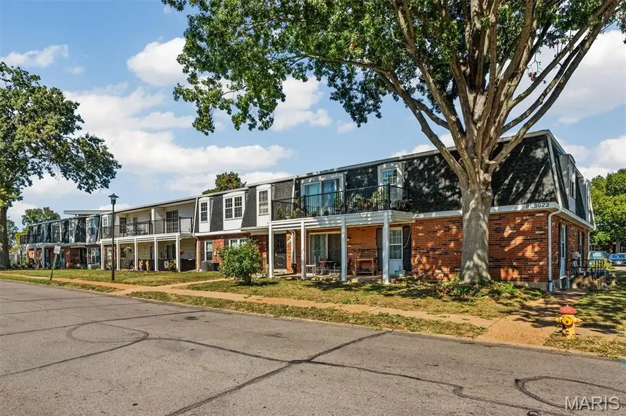 853 Dumont Place #E, Saint Louis, MO 63125 - #3