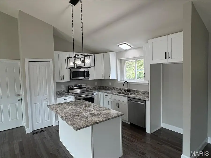 101 S Willow Grove Court, Saint Peters, MO 63376 - #3