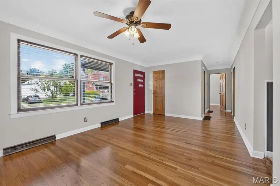 7034 Mitchell Avenue, Saint Louis, MO 63117 - #3