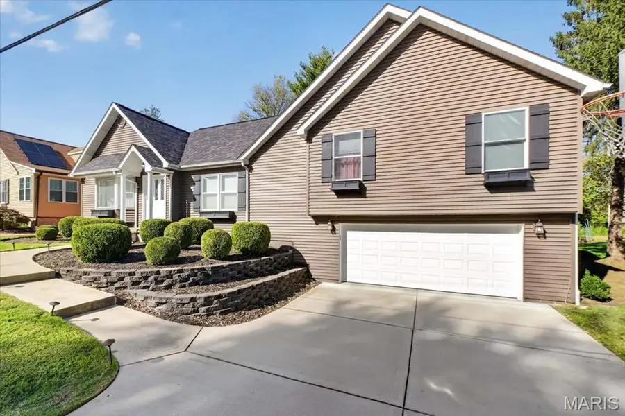10419 Capitol Place, Saint Louis, MO 63131 - #2